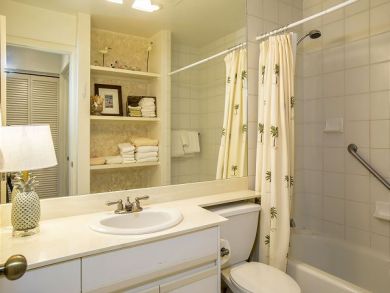 Kamaole Beach Across The Street Great Location Call Today